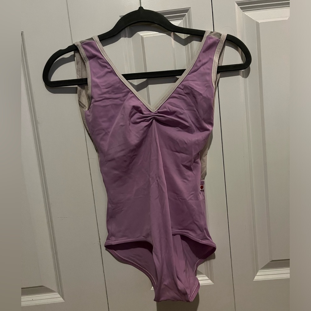 Yumiko Gina style leotard. Size M. Lilac and white colors with mesh.